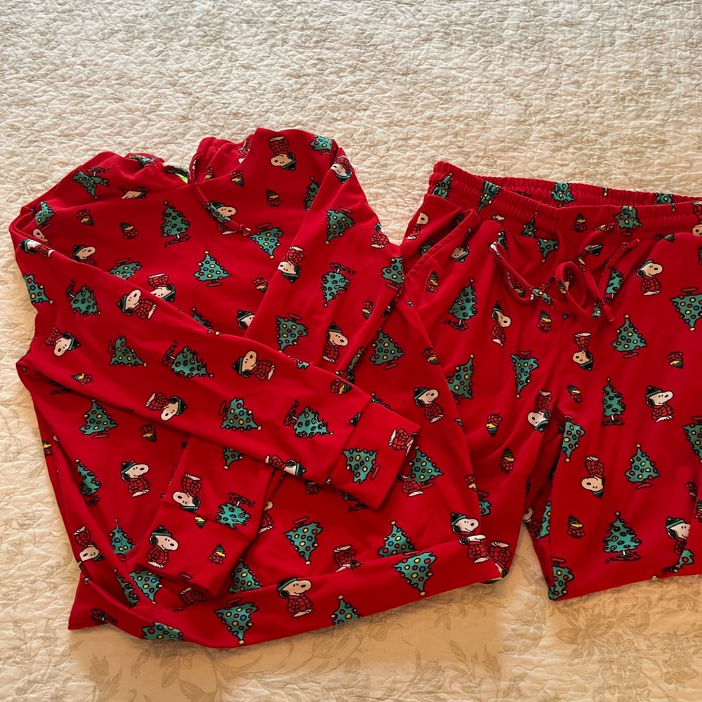Peanuts Red and Green Pajama Set